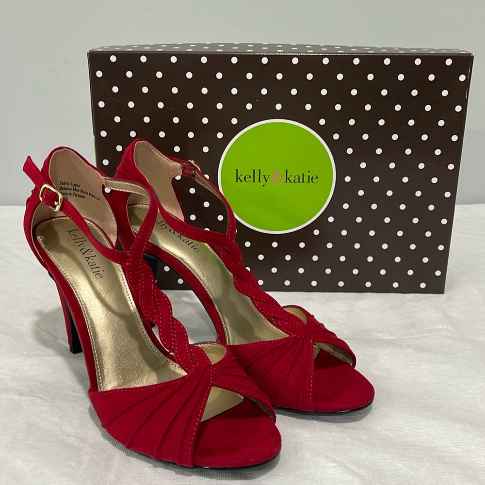 Kelly & Katie Christa red faux suede fabric pumps shoes pop-toe size 8.5 women